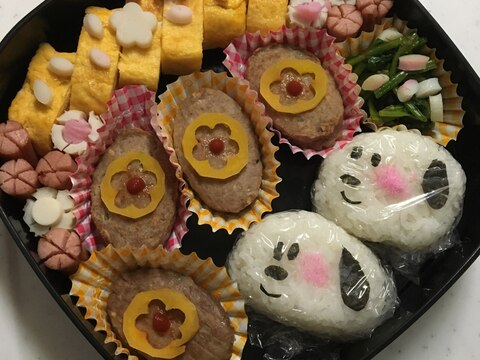 冷凍ハンバーグでスヌーピーのお花見弁当(^○^)